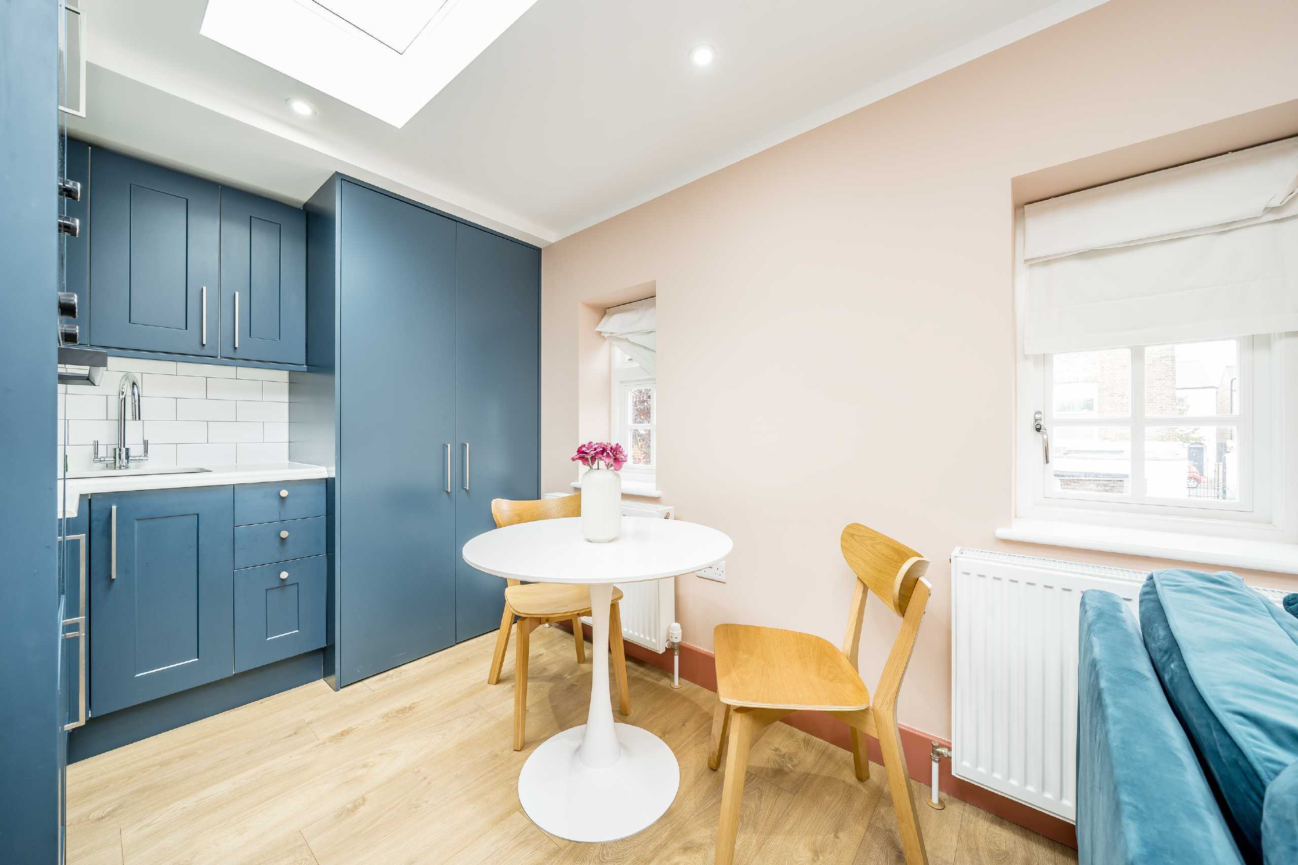 Flat Saville Road in Greater London