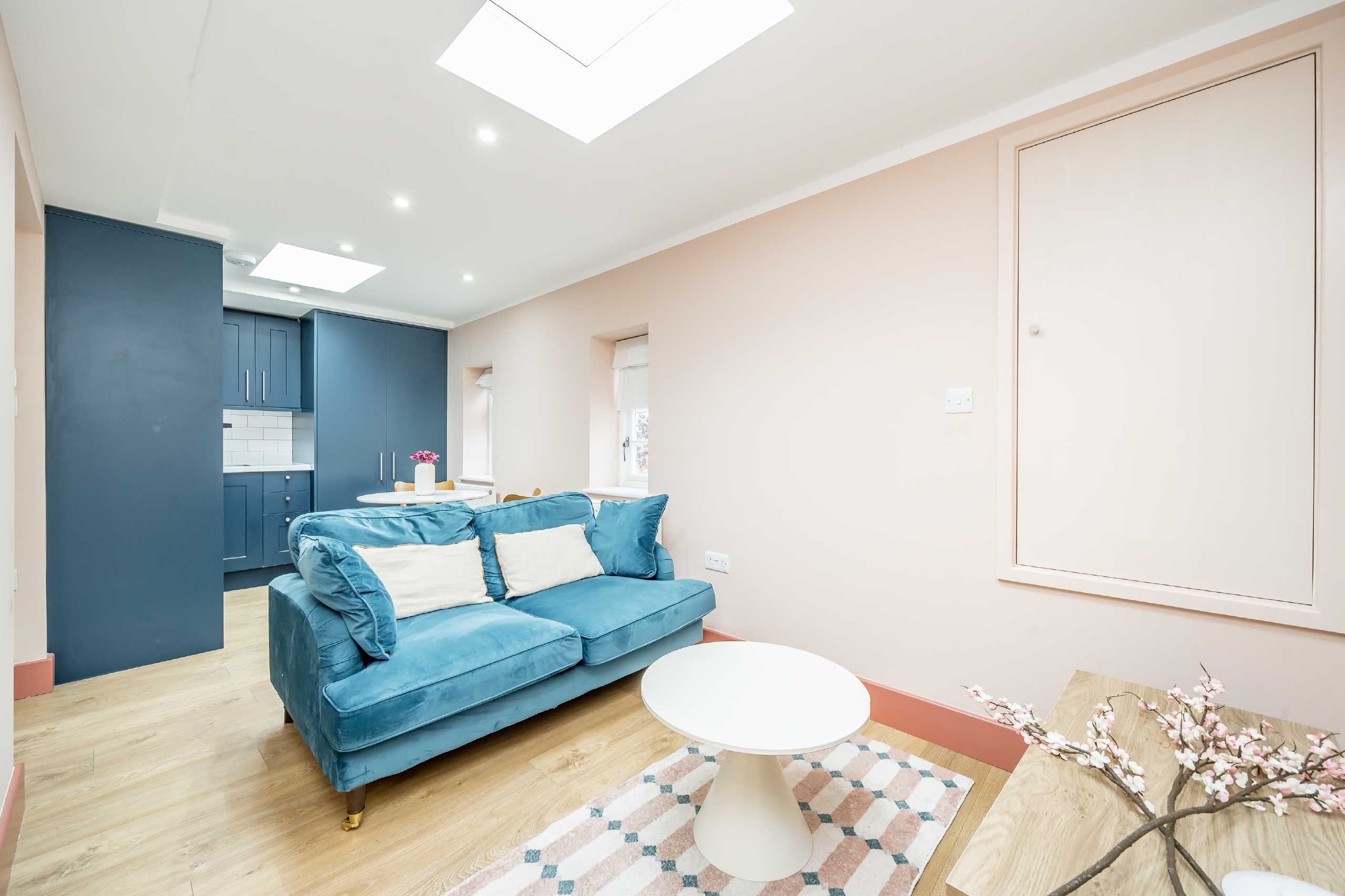 Flat Saville Road in Greater London