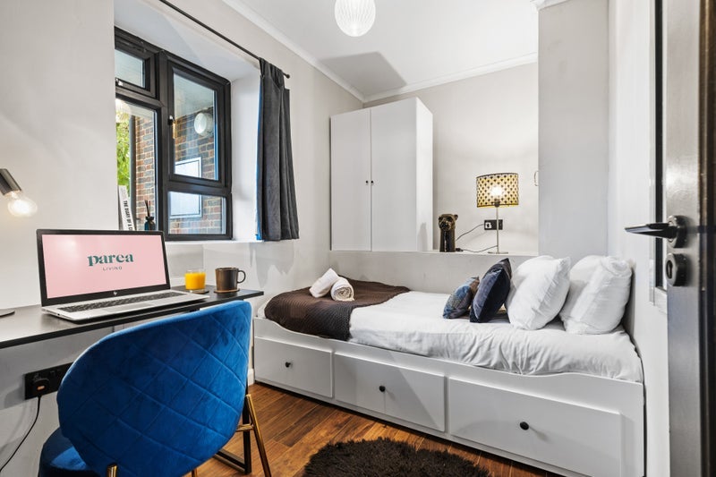 Flat Southey Road in Greater London
