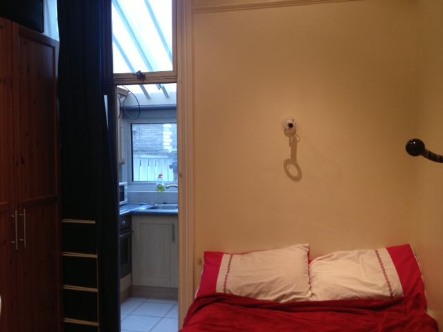 Flat Hadyn Park Road in Greater London