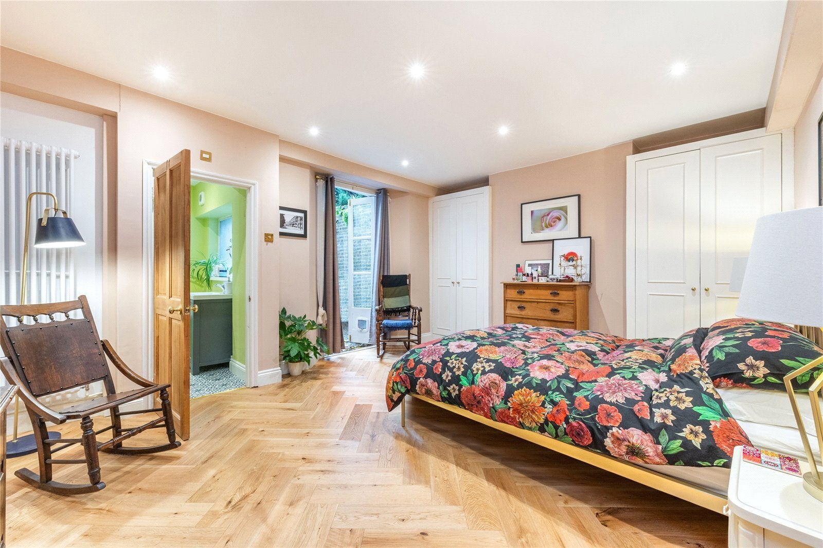 Flat Oakley Square in Greater London