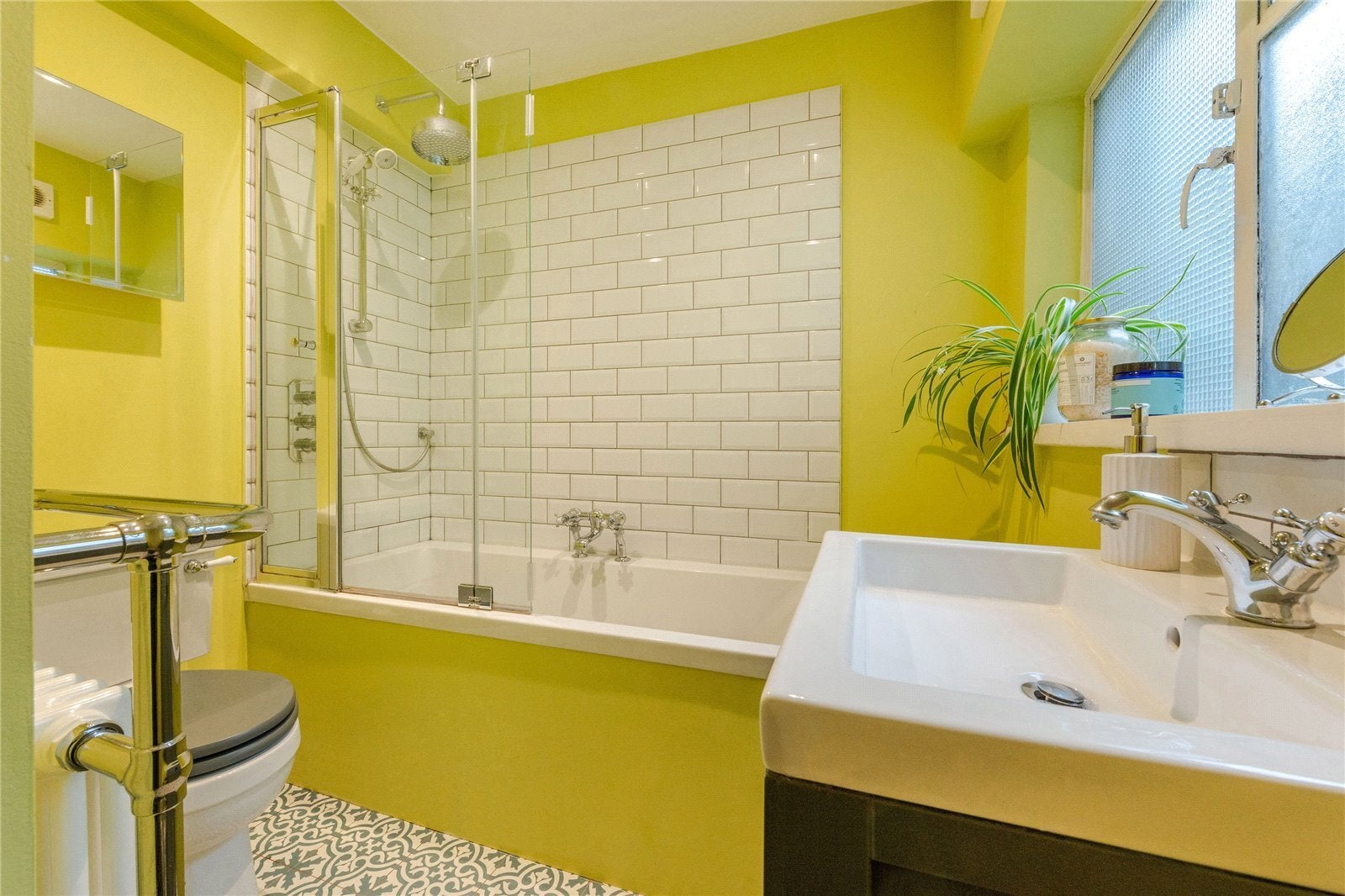 Flat Oakley Square in Greater London