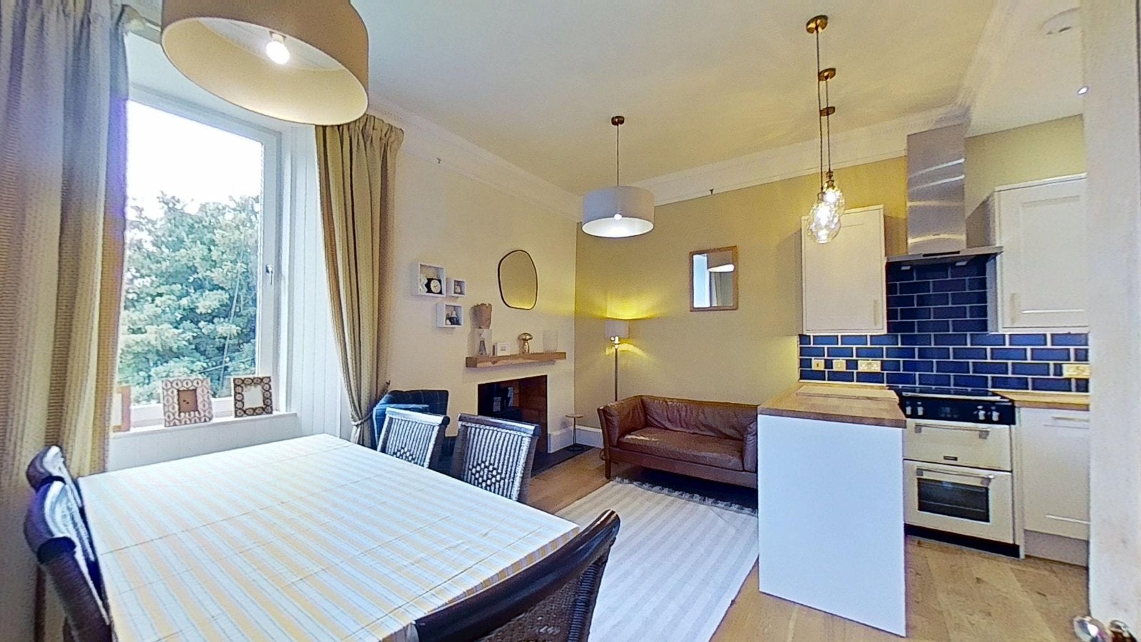 Flat Waverley Park Terrace in City of Edinburgh