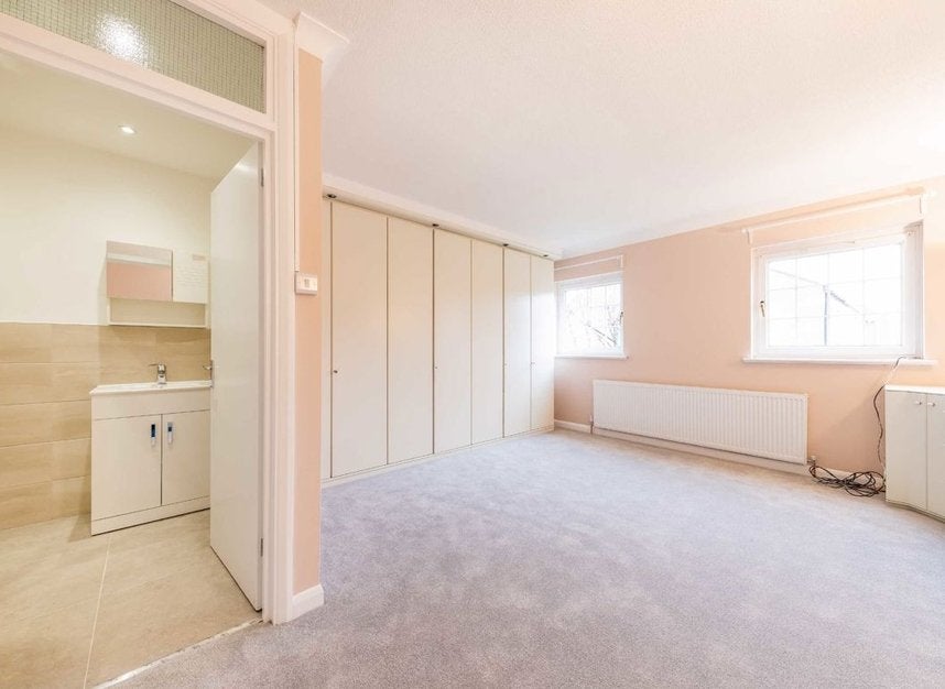 House Guildown Avenue in Greater London