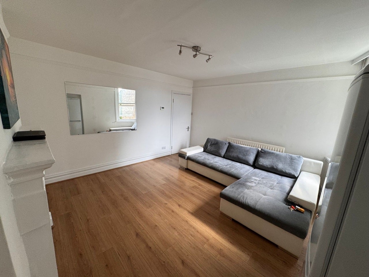 Flat Brixton Hill in Greater London