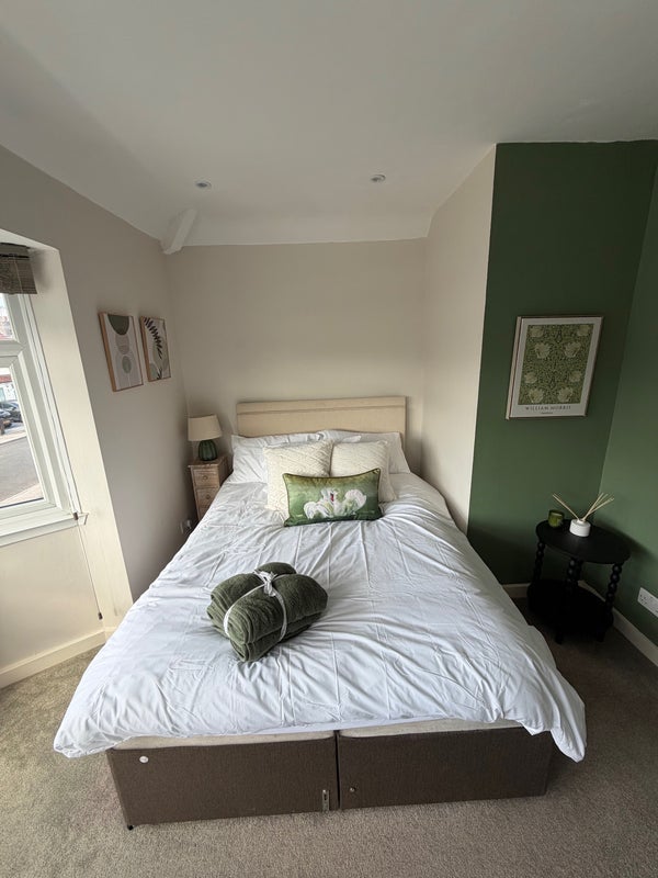 Room Summerfield Road in Metropolitan Borough of Solihull