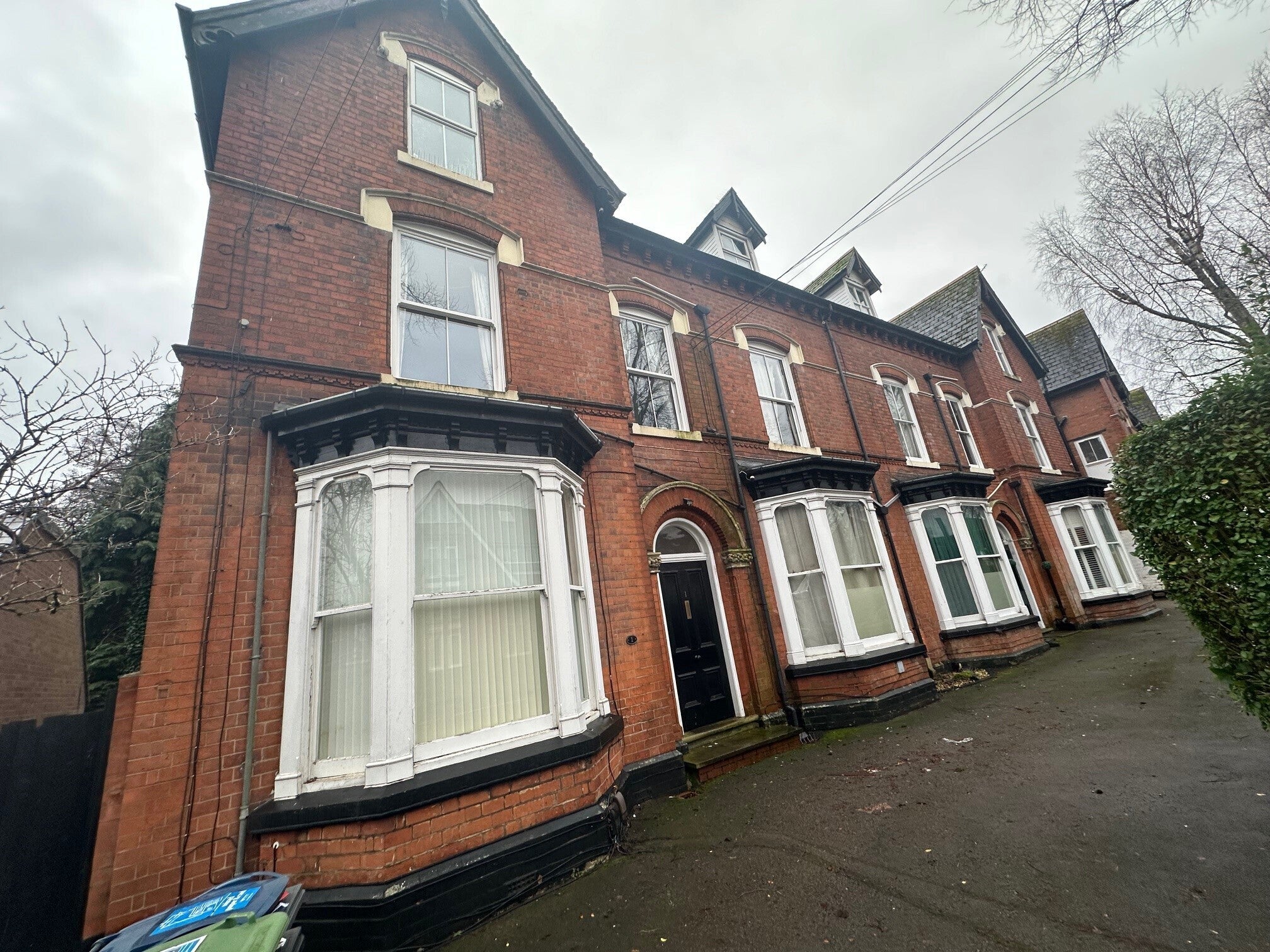 Flat Dudley Park Road in Birmingham