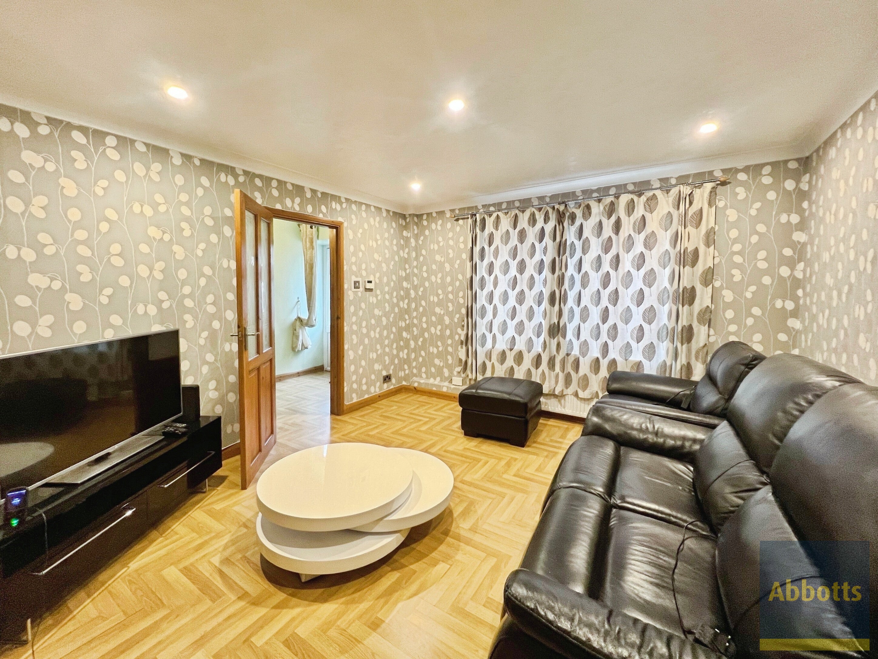 House Neville Shaw in Basildon