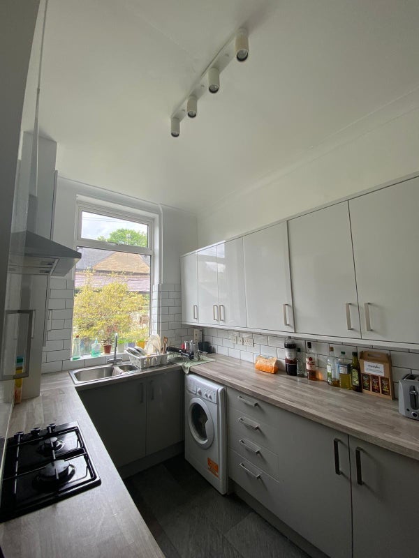 Room Parkers Road in Sheffield