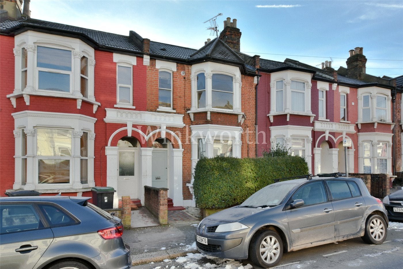 Flat Cranbrook Park in Greater London