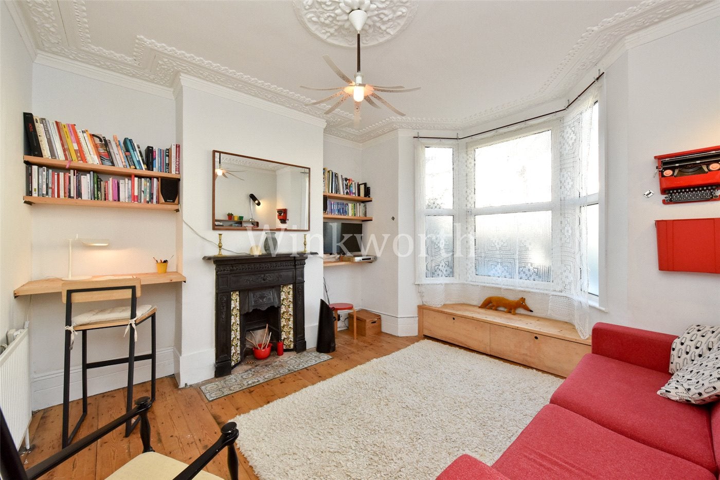 Flat Cranbrook Park in Greater London