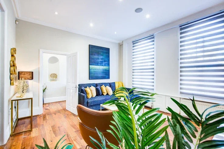 Flat Battersea Park Road in Greater London