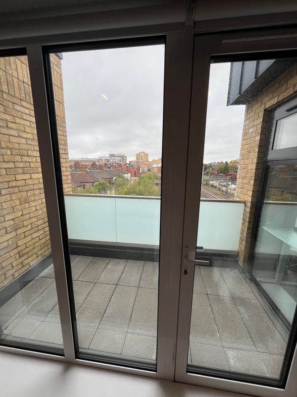 Room Kilburn Lane in Greater London
