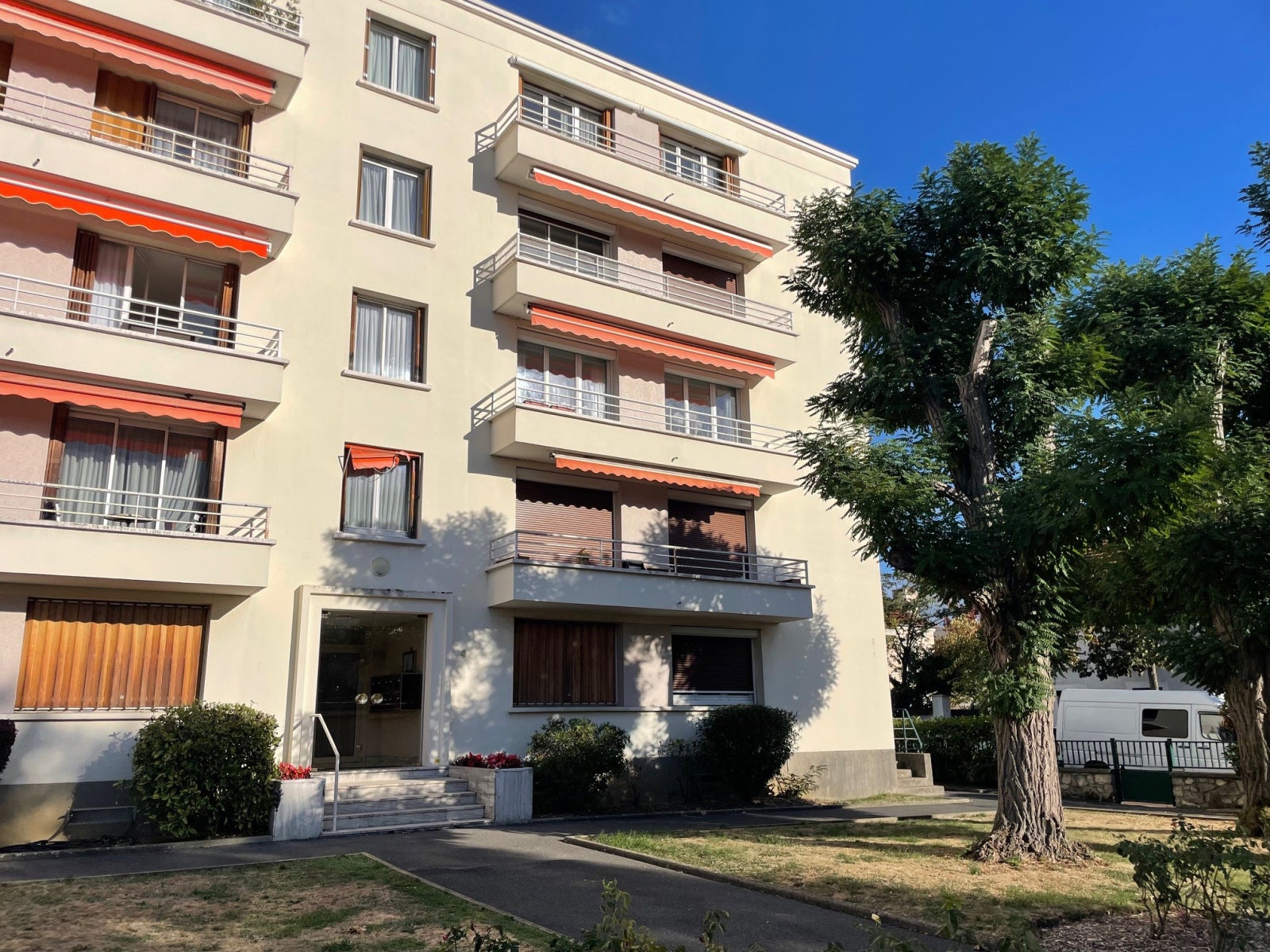 Flat Avenue des Fusillés de Châteaubriant in Saint-Maur-des-Fossés