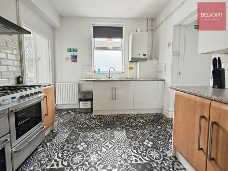 Room Clee Road in Cleethorpes