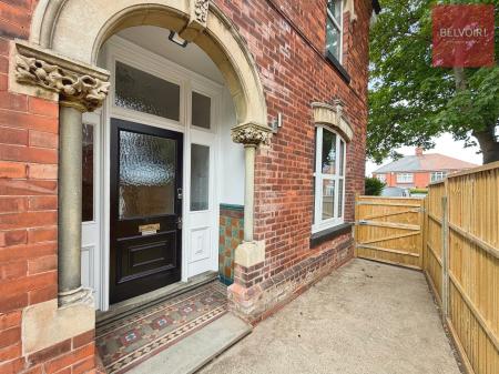 Room Clee Road in Cleethorpes