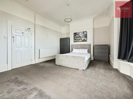 Room Clee Road in Cleethorpes