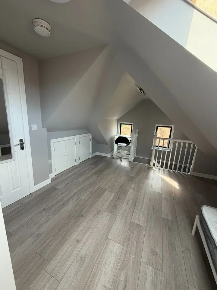 Room Birkdale Road in Greater London