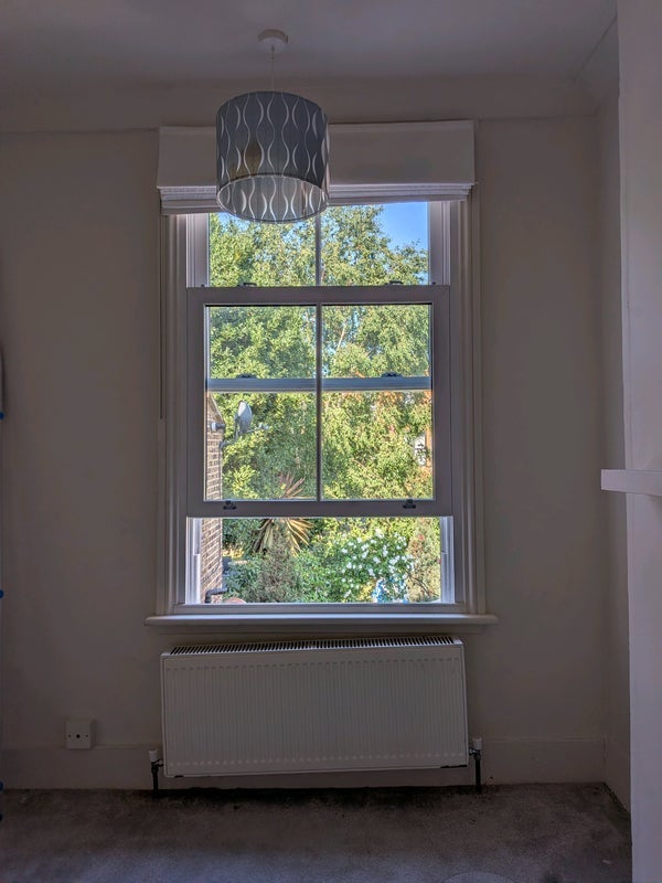 Room Bowen Drive in Greater London