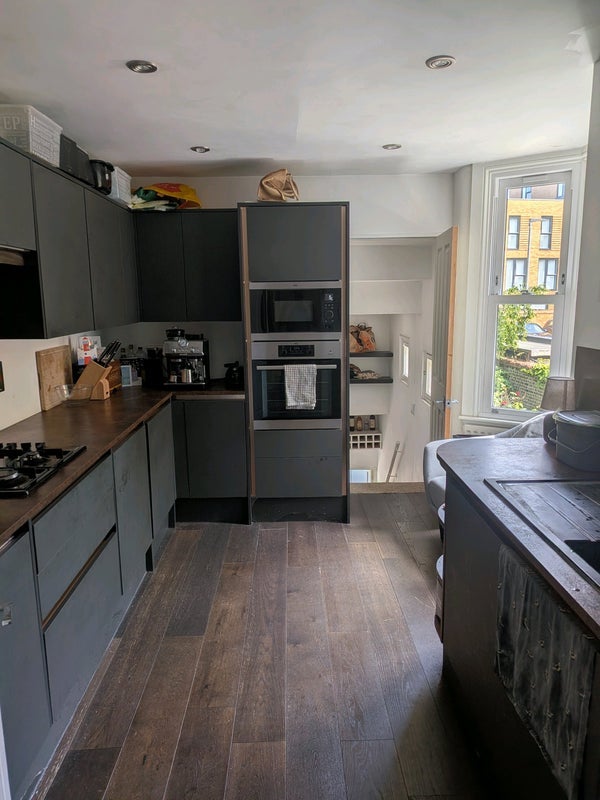 Room Bowen Drive in Greater London