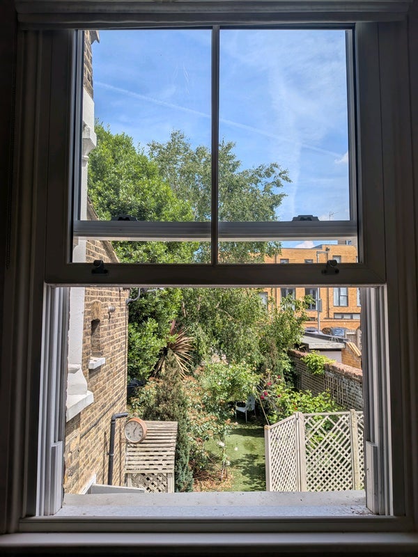 Room Bowen Drive in Greater London