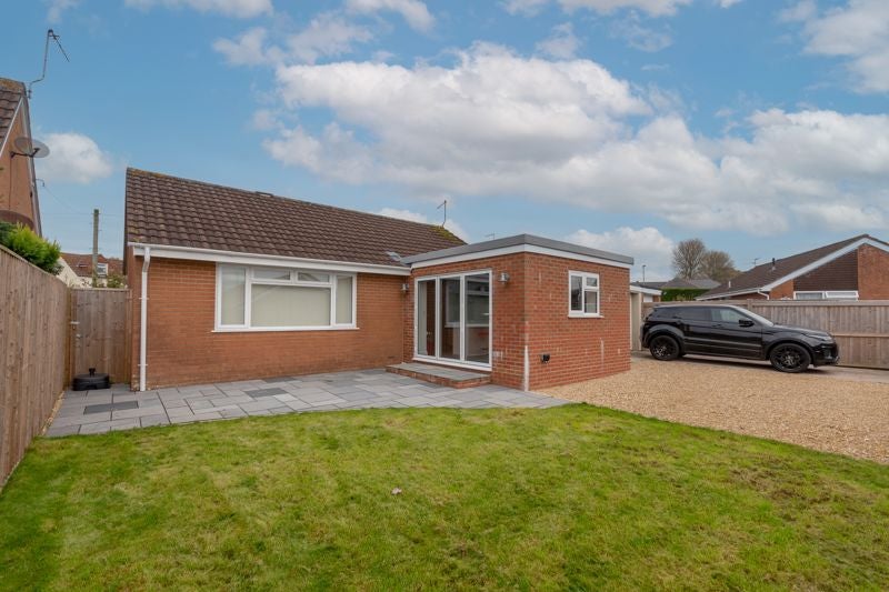 House Southway Drive in Yeovil