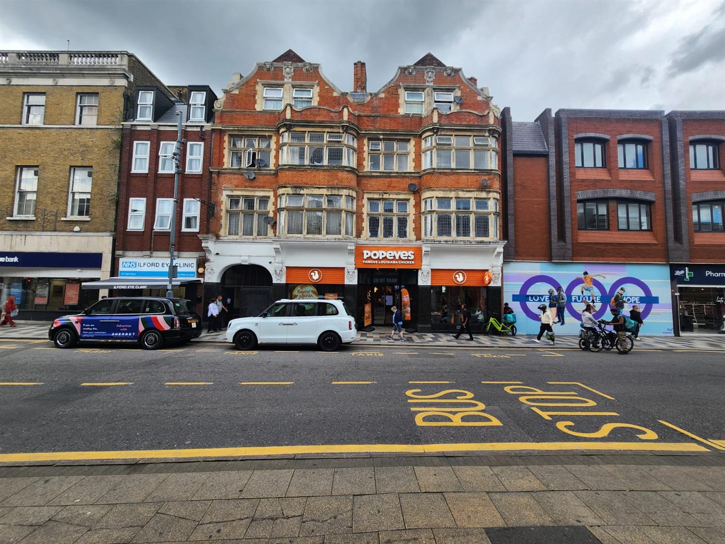 Flat High Road in Greater London