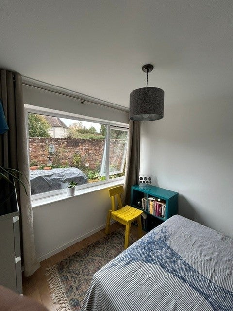 Room Rookery Court in Marlow