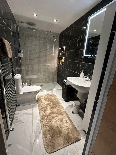 Room Rookery Court in Marlow