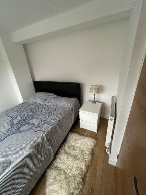 Room Rookery Court in Marlow