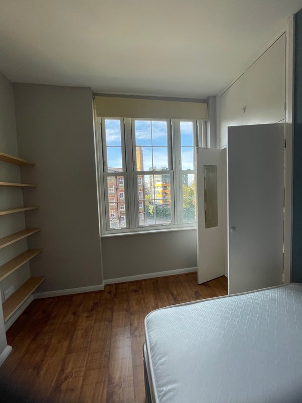 Room Tooley Street in Greater London