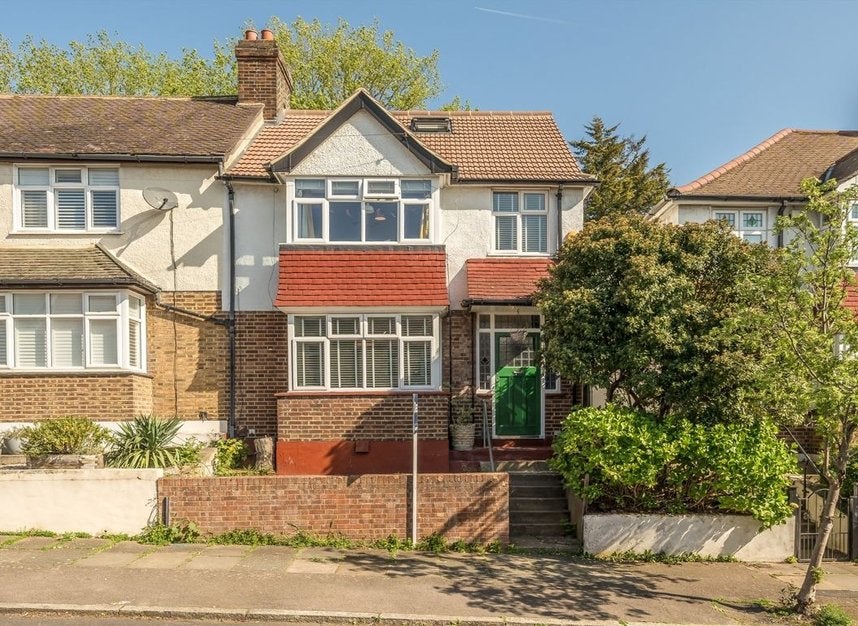 Flat Veda Road in Greater London