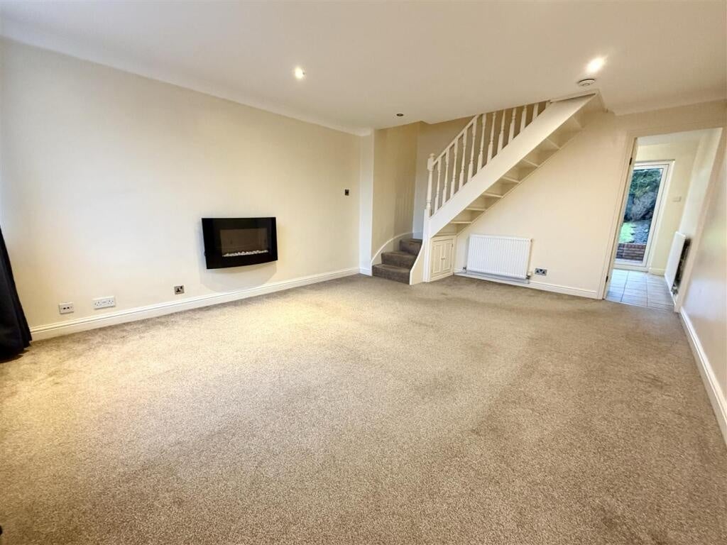 House Athlone Rise in Leeds