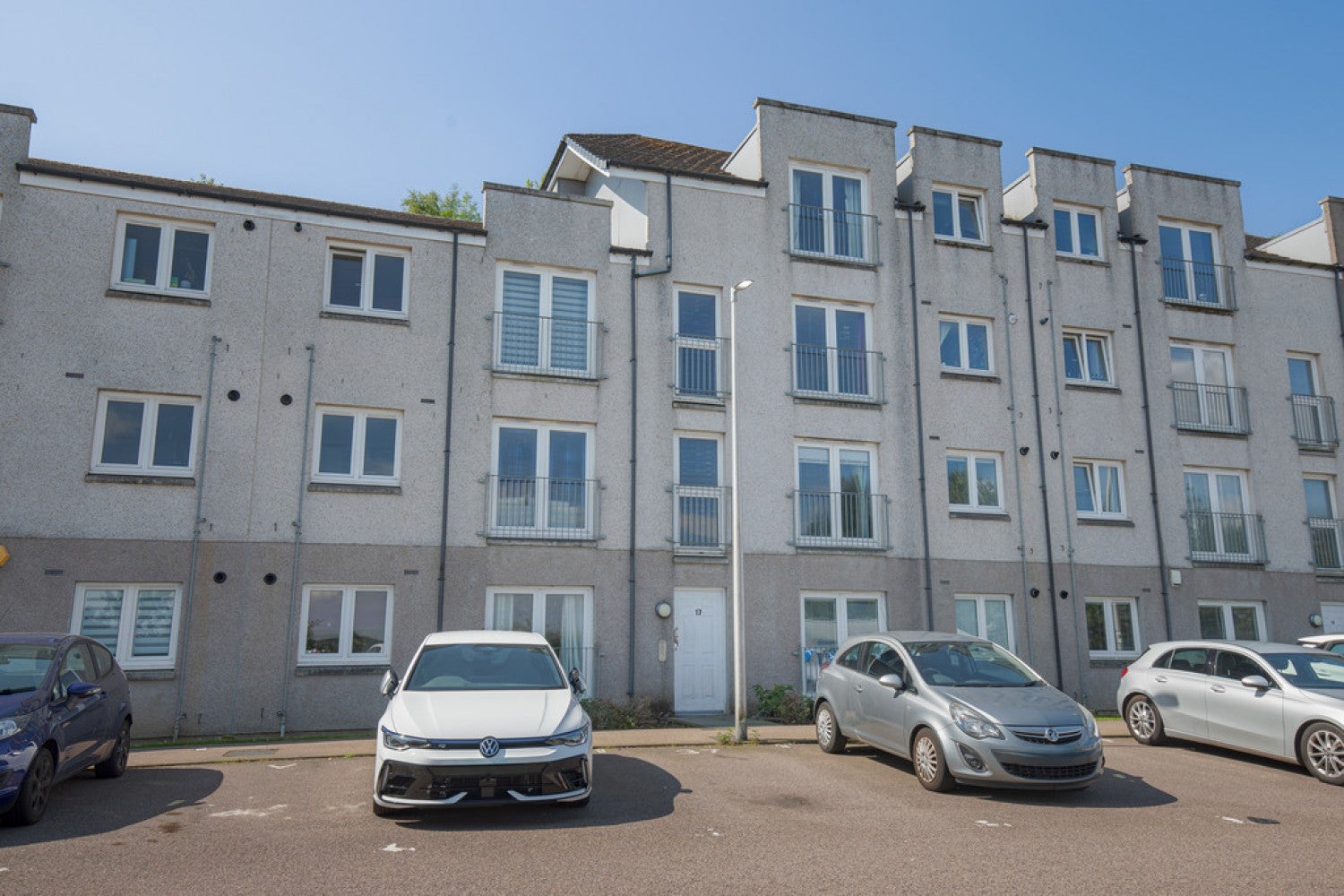 Flat Cairnfield Place in Aberdeen City