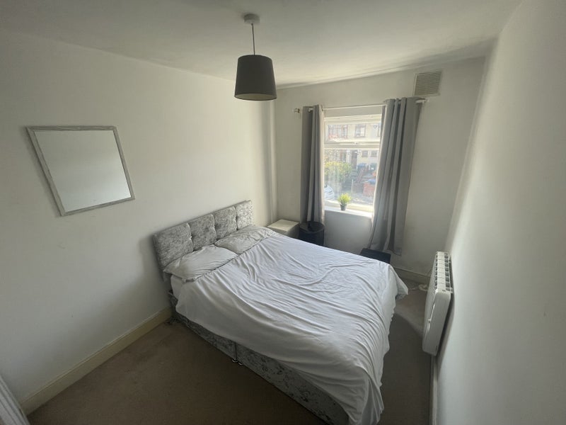 Room Albany Road in Coventry