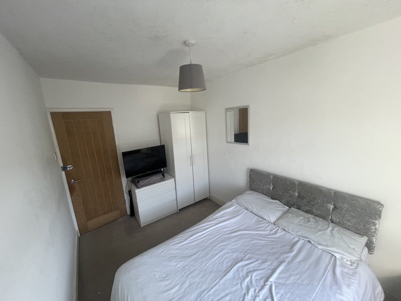 Room Albany Road in Coventry