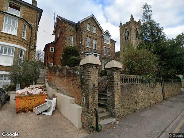 Flat Waterden Road in Guildford