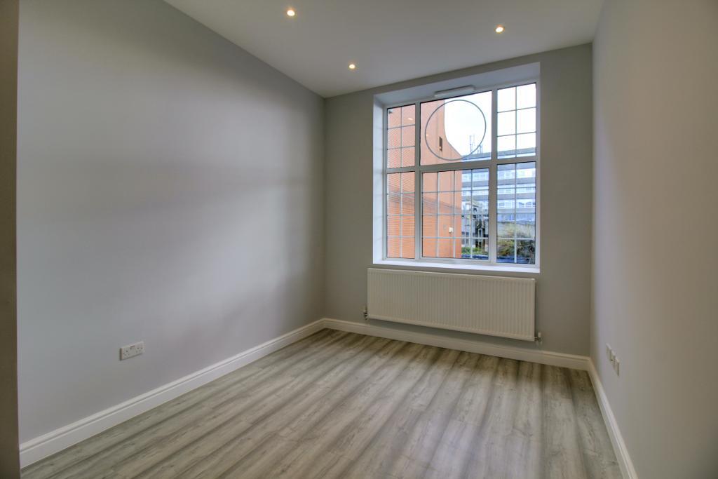 Flat Luker Road in Southend-on-Sea