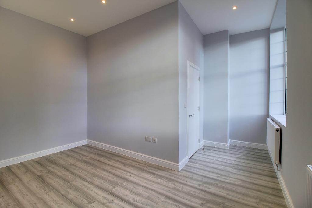 Flat Luker Road in Southend-on-Sea