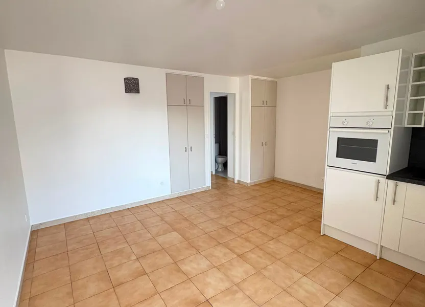 Flat Rue Armand Carrel in Drancy