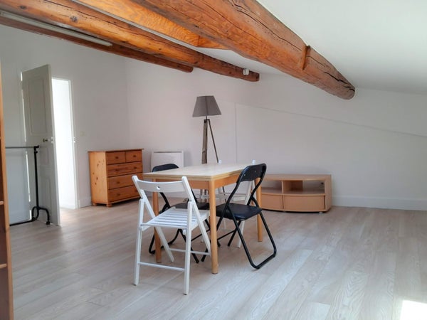 Chambre Avenue Carnot à Nîmes