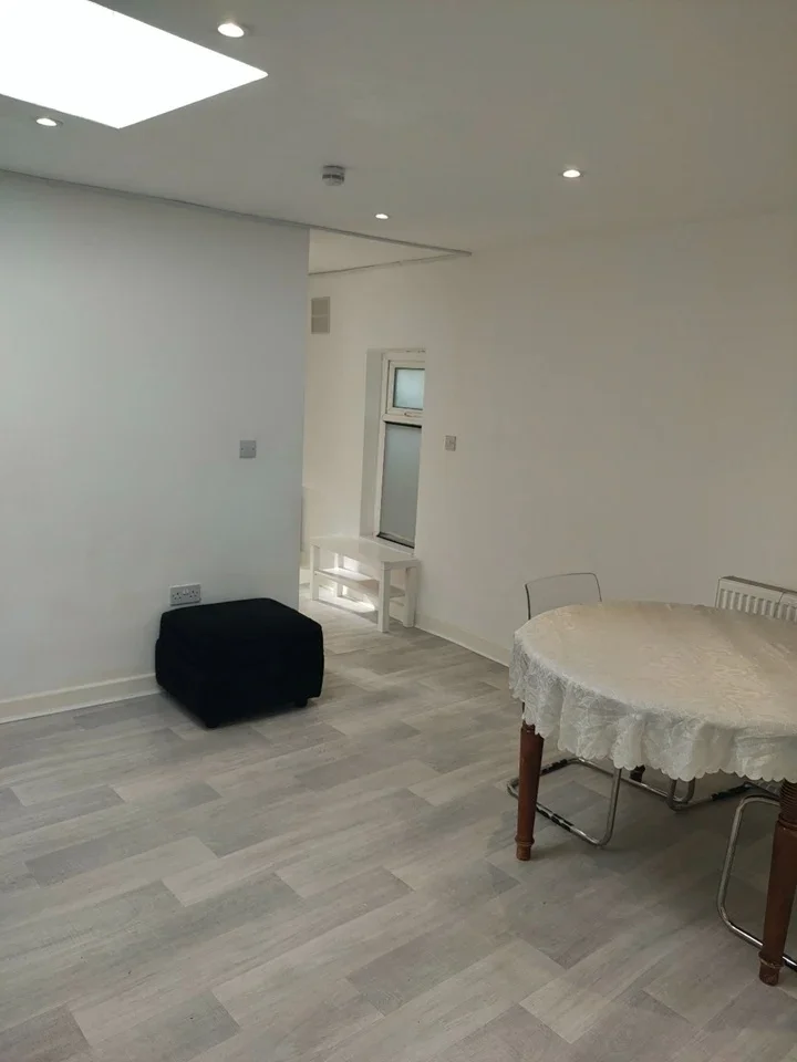 Room Gaysham Avenue in Greater London