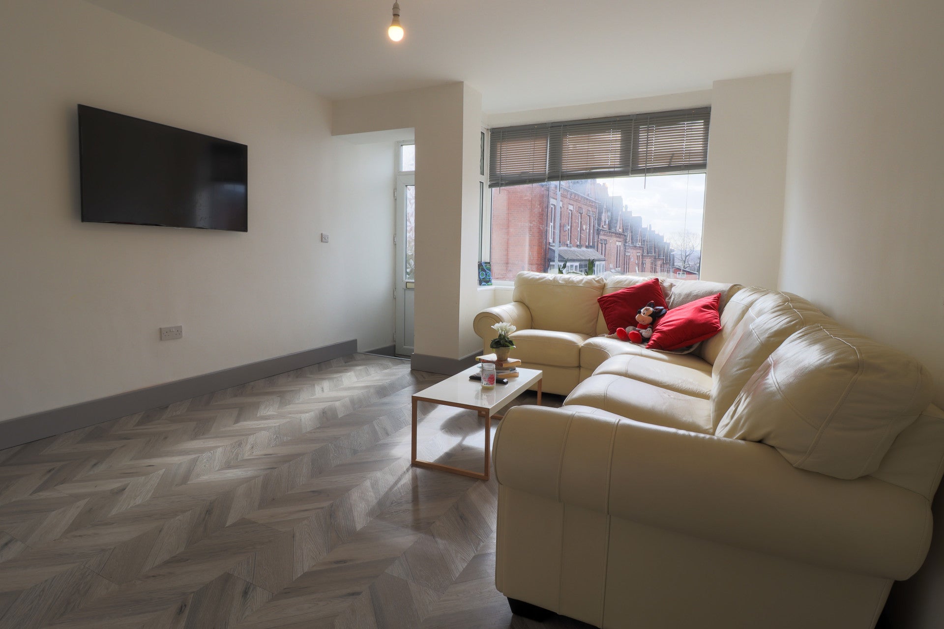 Flat Manor Avenue in Leeds