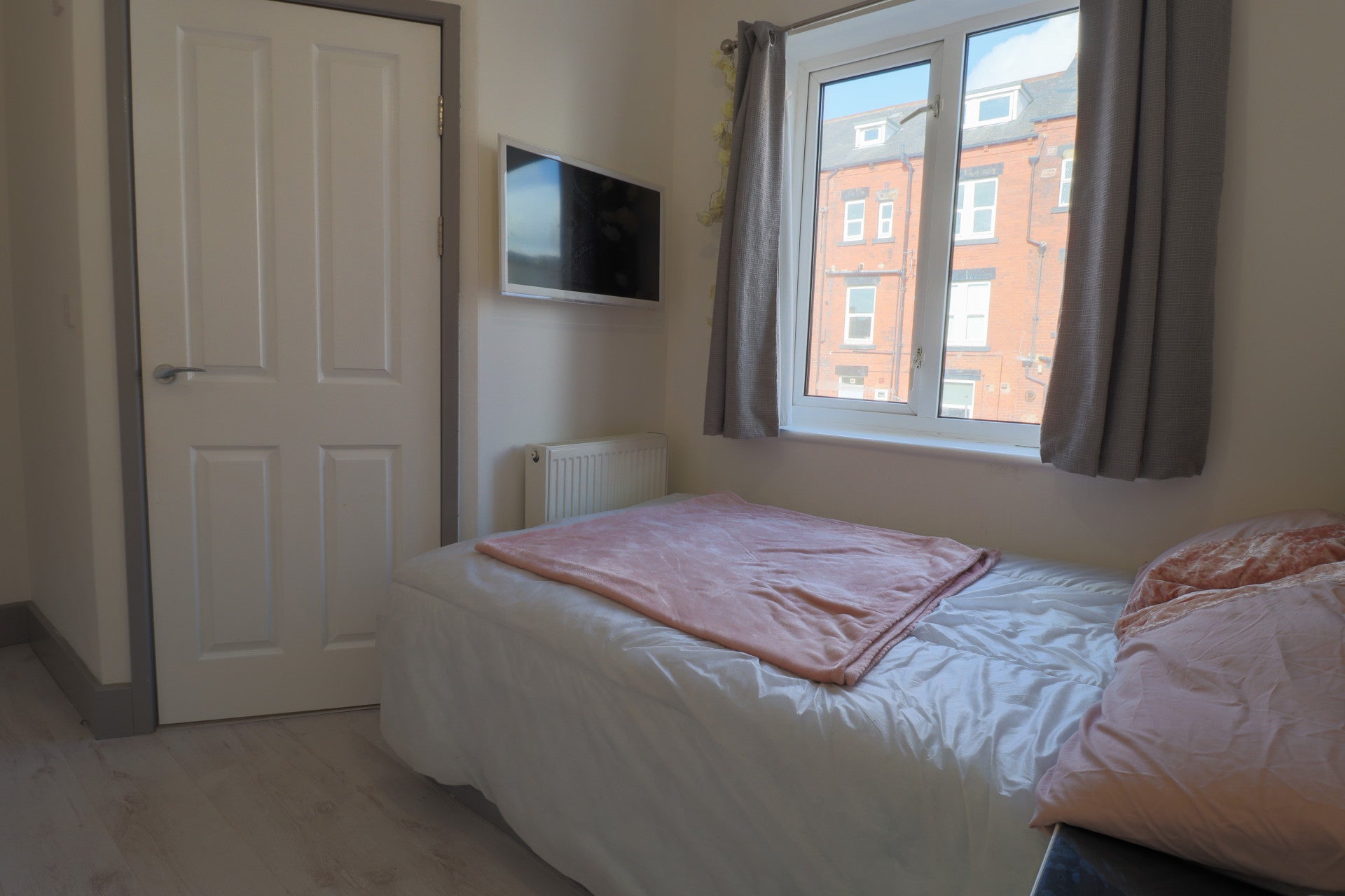 Flat Manor Avenue in Leeds