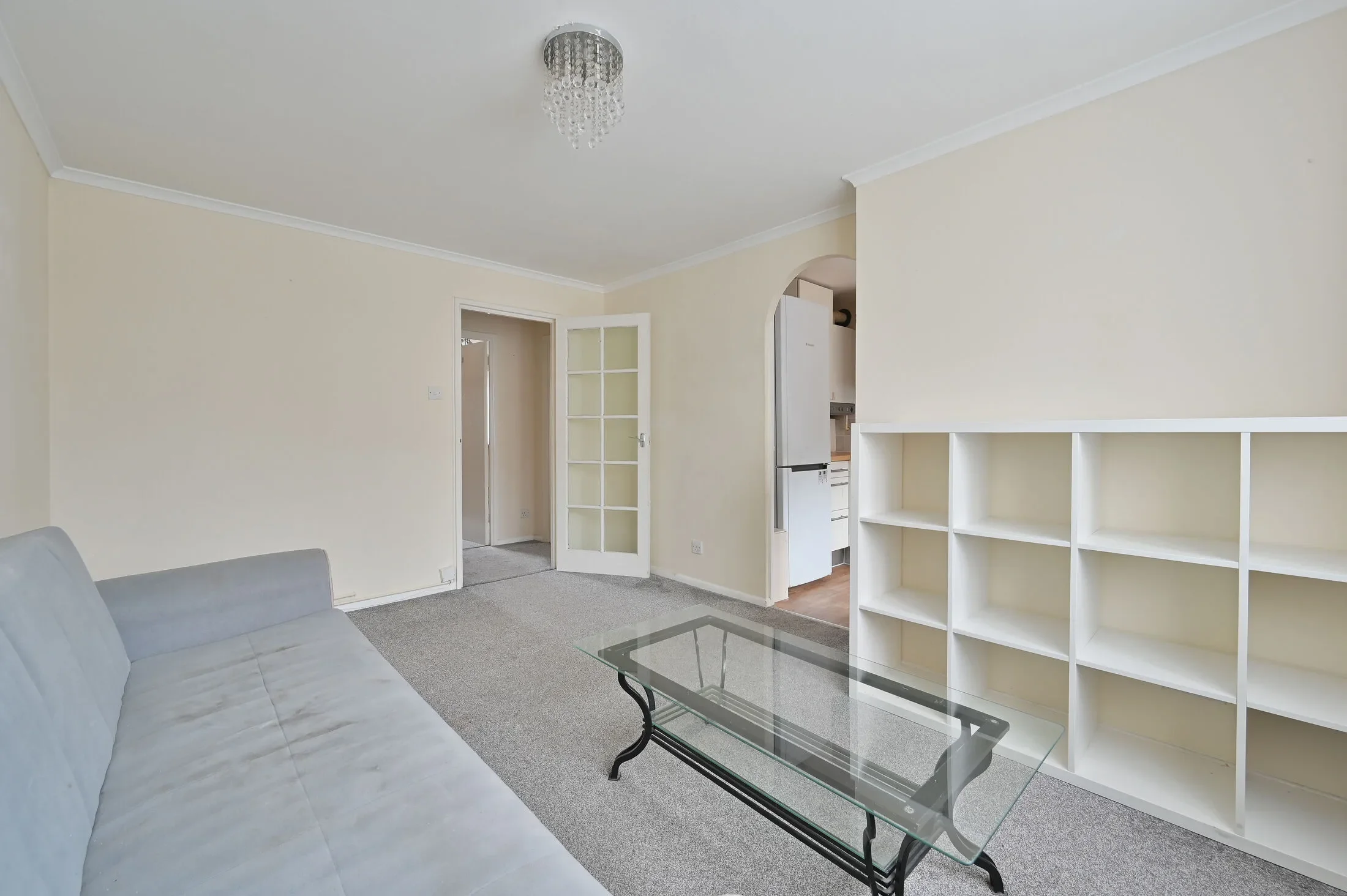 Flat Courtlands Close in Watford