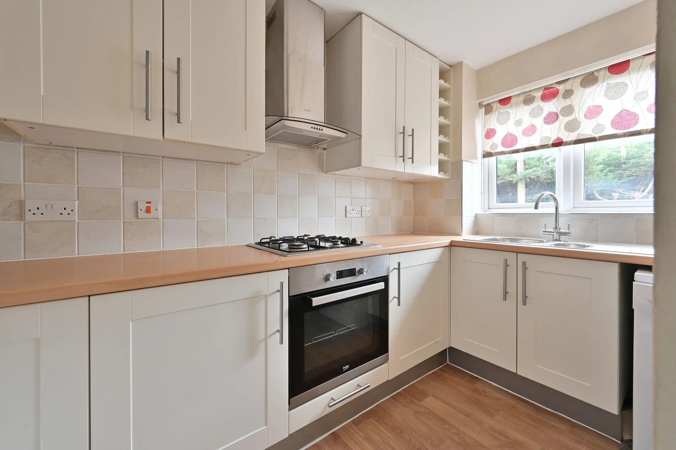 Flat Courtlands Close in Watford