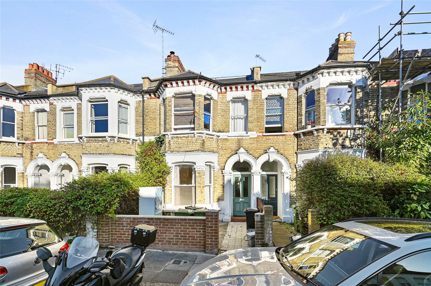 Flat Arminger Road in Greater London