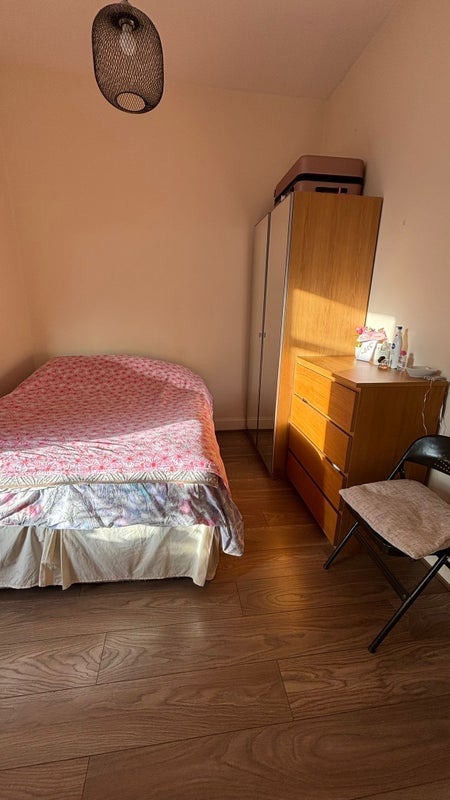 Room Byres Road in Glasgow