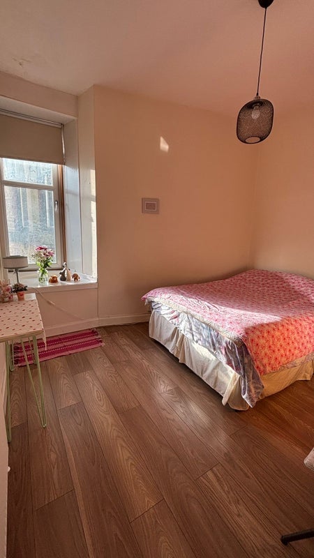 Room Byres Road in Glasgow