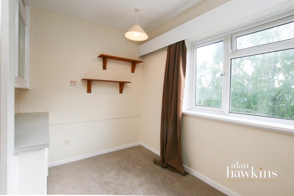 Flat Longleaze in Royal Wootton Bassett